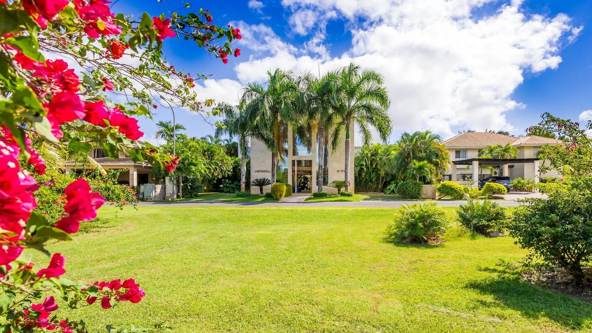 Luxury Rentals In Punta Cana - Exclusive Waterfall Villa With Private Pool, Bbq, Maid, Golf 多米尼加共和国
