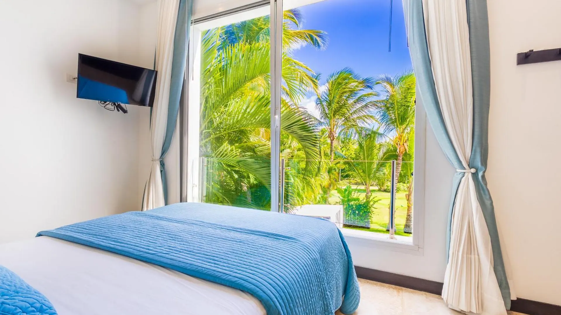 Luxury Rentals In Punta Cana - Exclusive Waterfall Villa With Private Pool, Bbq, Maid, Golf